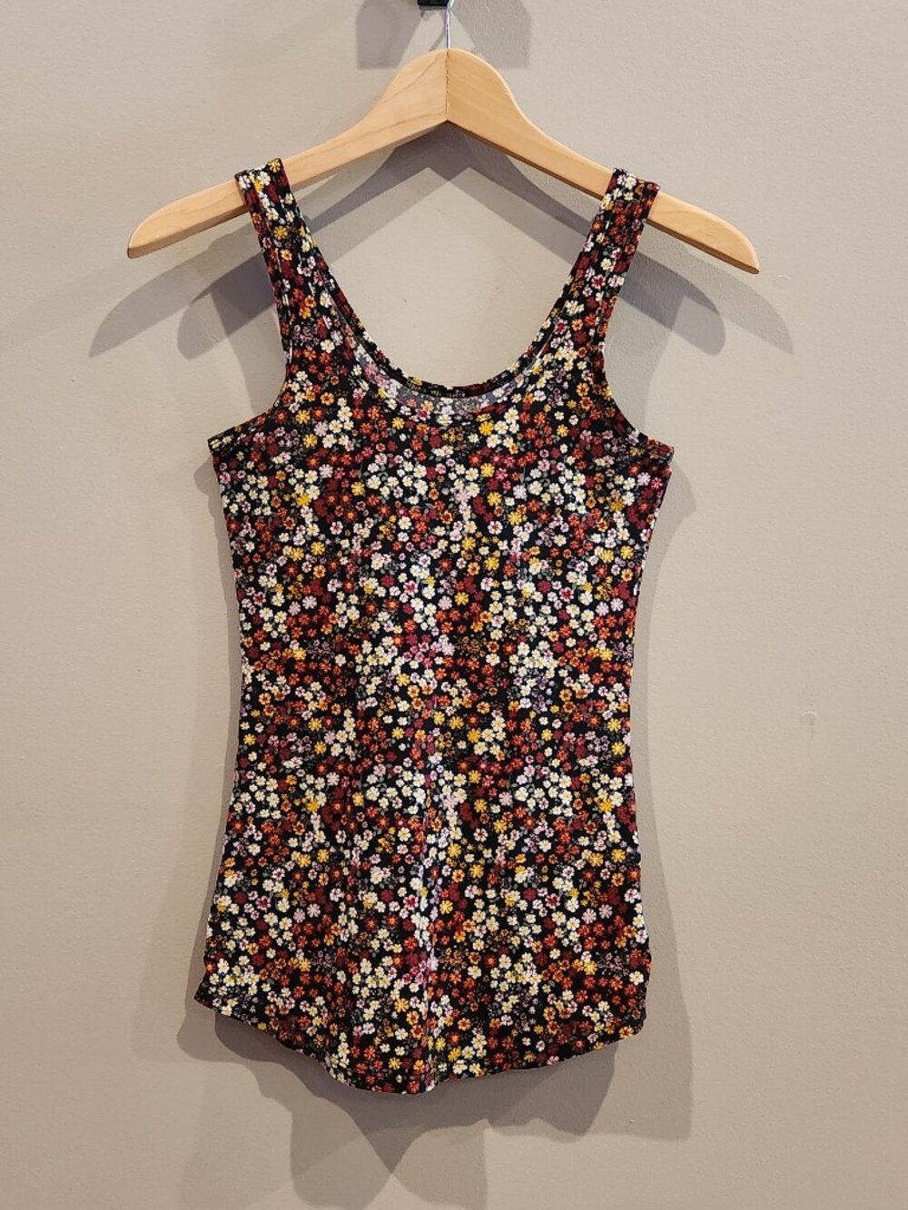 No Boundaries Floral Tank Top XS Black Ditsy Flower Print Y2K